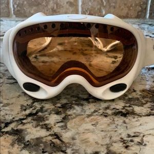 Oakley ski/snowboard googles